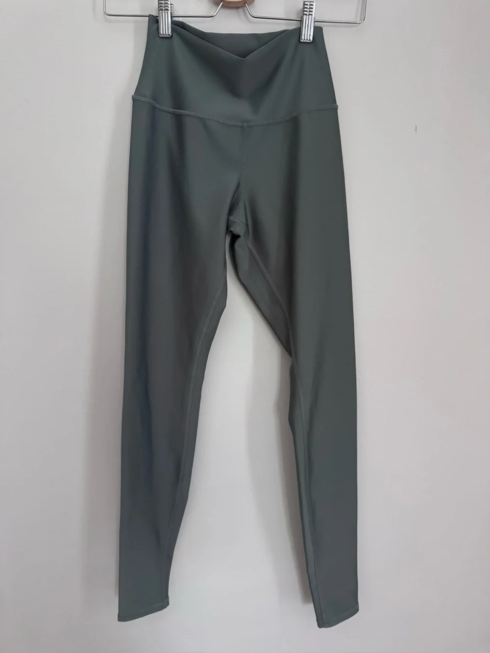 Alo leggings Women's Activewear in Charcoal Gray green